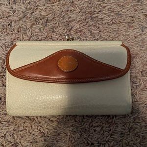Dooney & Bourke wallet
